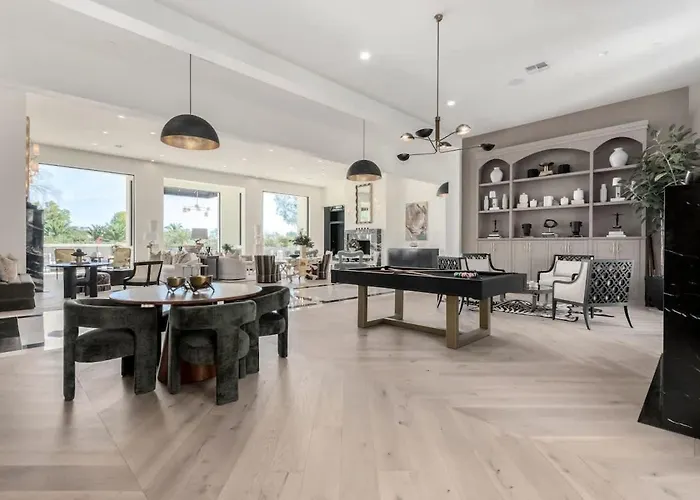 Palisade - Designer Estate - Pool & Sports Court