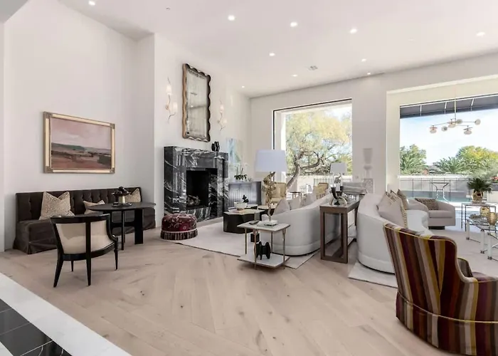 Palisade - Designer Estate - Pool & Sports Court