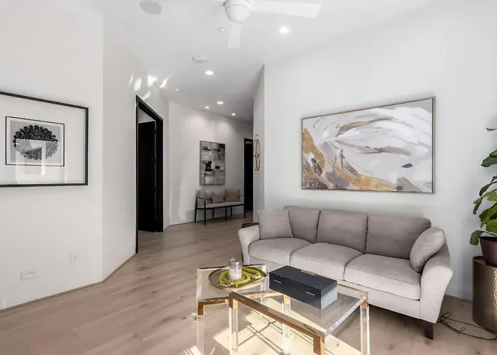 Palisade - Designer Estate - Pool & Sports Court