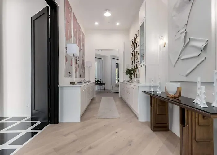 Palisade - Designer Estate - Pool & Sports Court