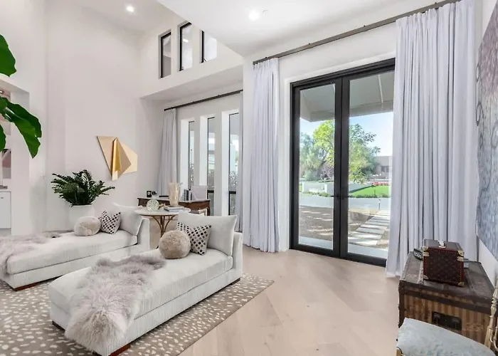 Palisade - Designer Estate - Pool & Sports Court